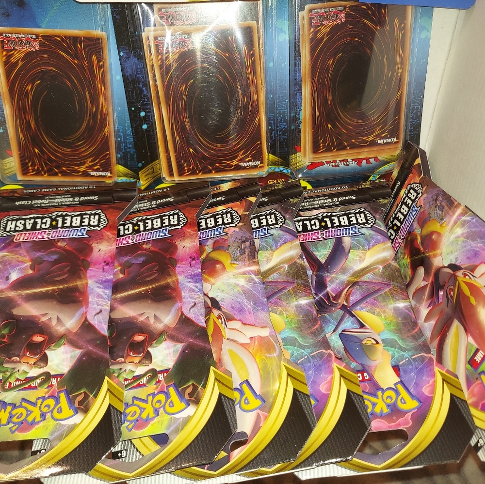 Pokemon Yu-Gi-Oh green lantern and Batman cards new